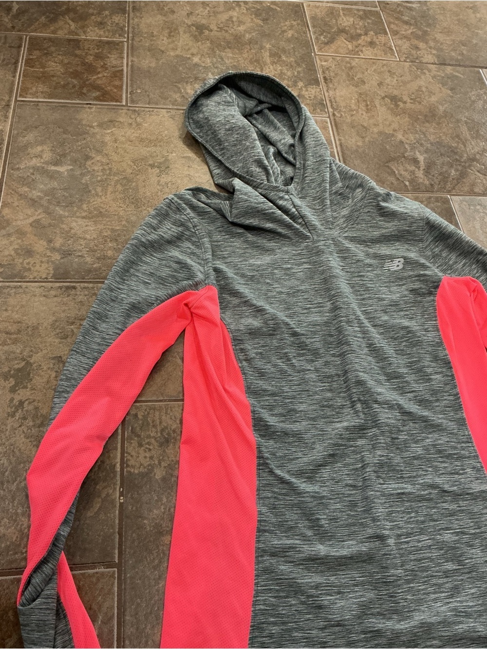 🥵 New Balance Gray & Neon pink Hooded Performance Top - Picture 2 of 5